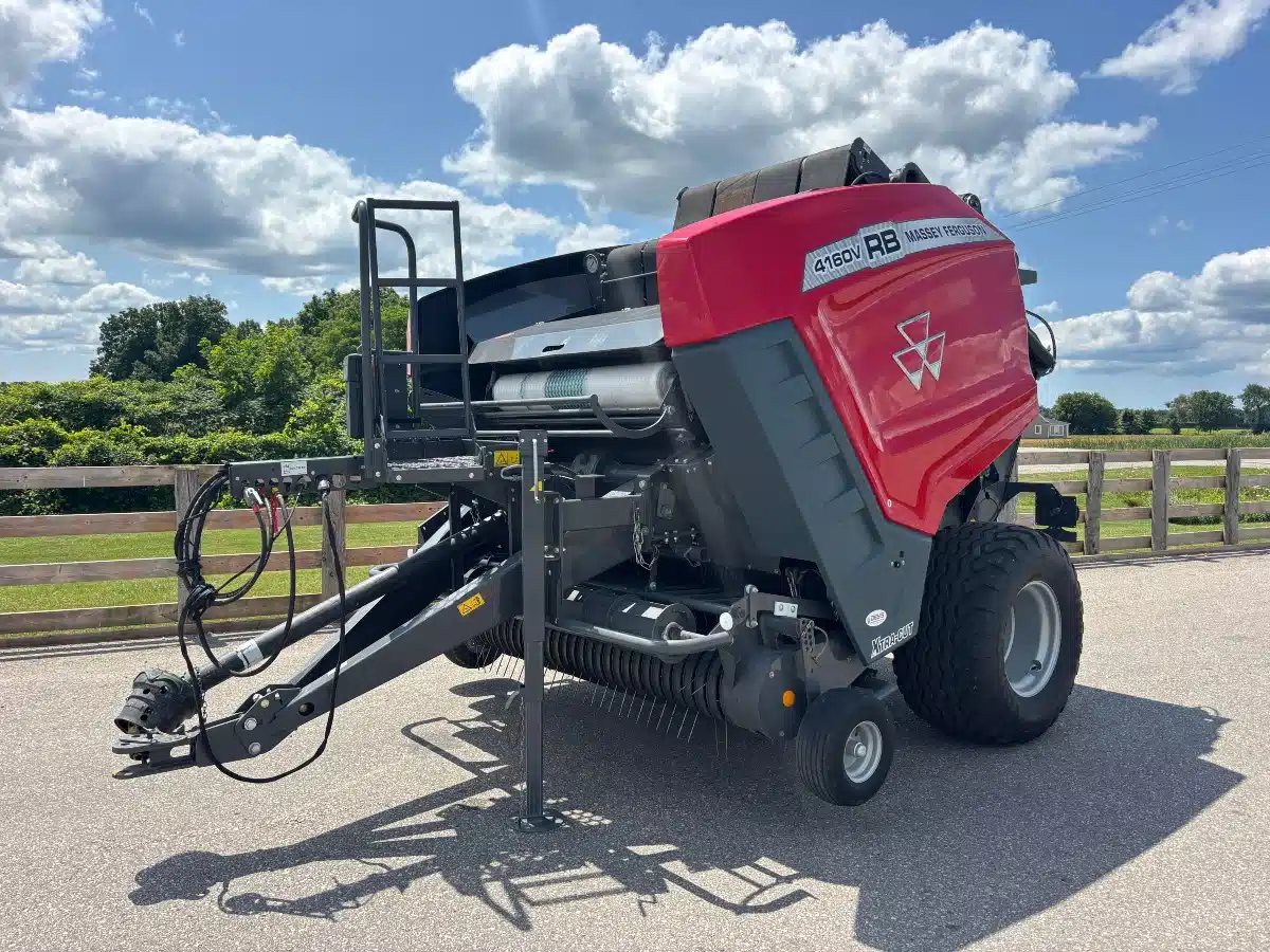 Gallery image 1 for 2021 Massey Ferguson 4160V Round Baler