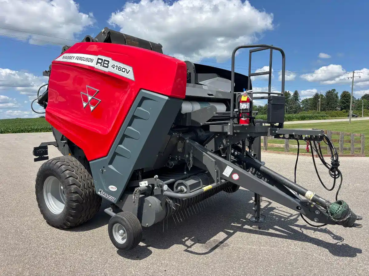 Gallery image 2 for 2021 Massey Ferguson 4160V Round Baler