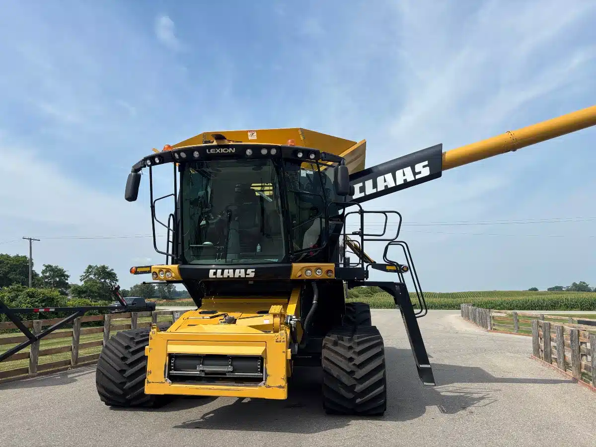 Gallery image 2 for 2015 CLAAS LEXION 740TT Combine