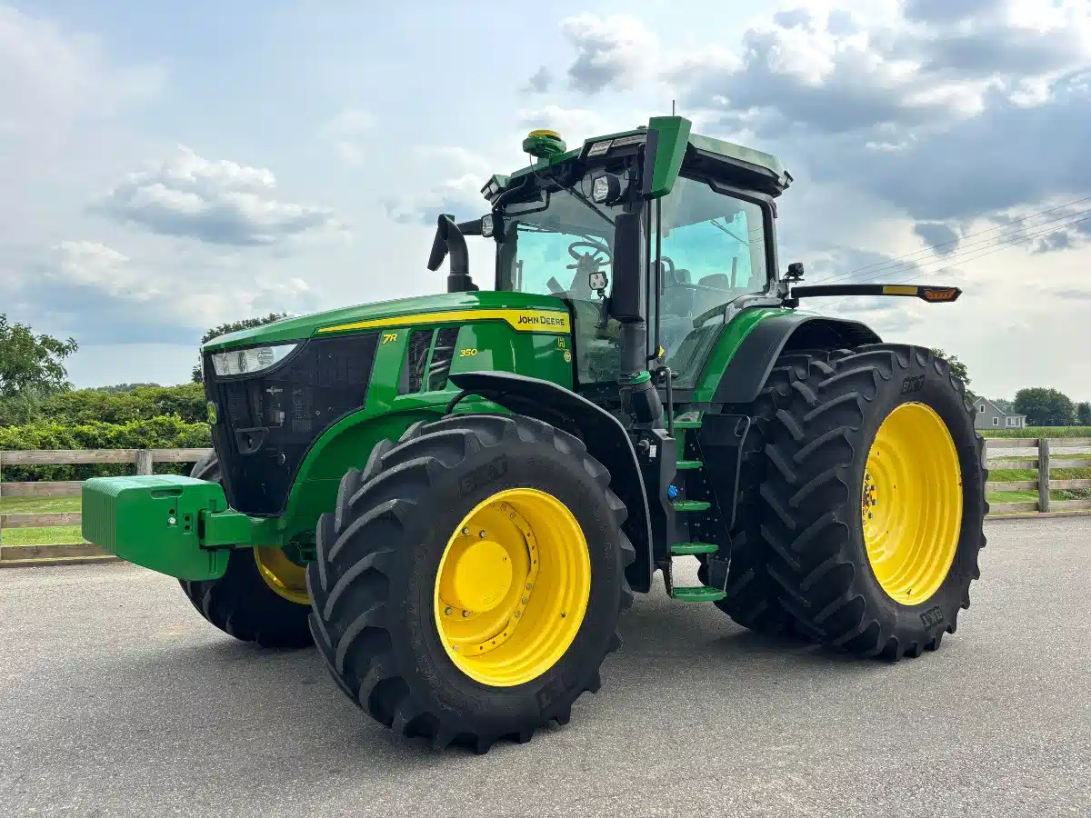 Gallery image 1 for 2023 John Deere 7R 350 Tractor