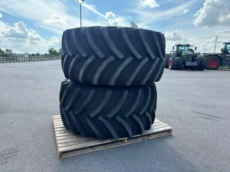 Photo de la Galerie 1 pour Goodyear 900/60R-32 Pneus