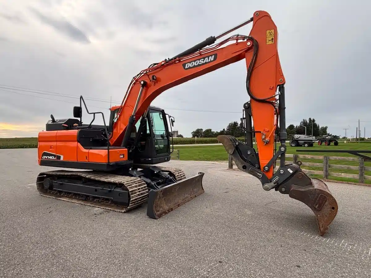 Gallery image 1 for 2019 Doosan DX140 LC-5 Excavator