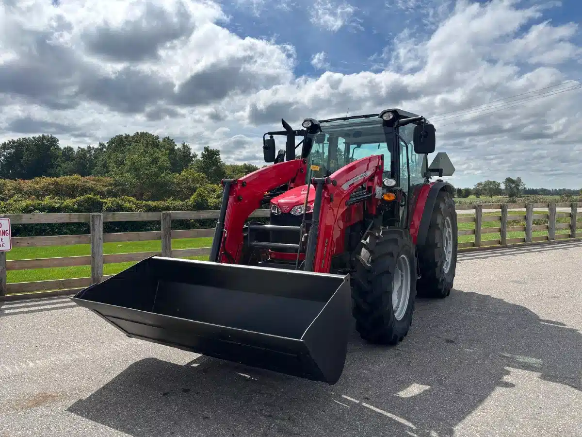 Gallery image 2 for 2026 Massey Ferguson 4707 Tractor