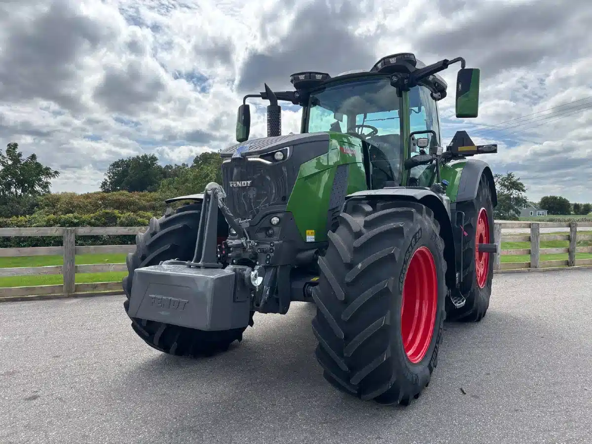 Photo de la Galerie 2 pour 2026 Fendt 832 Vario Tracteur