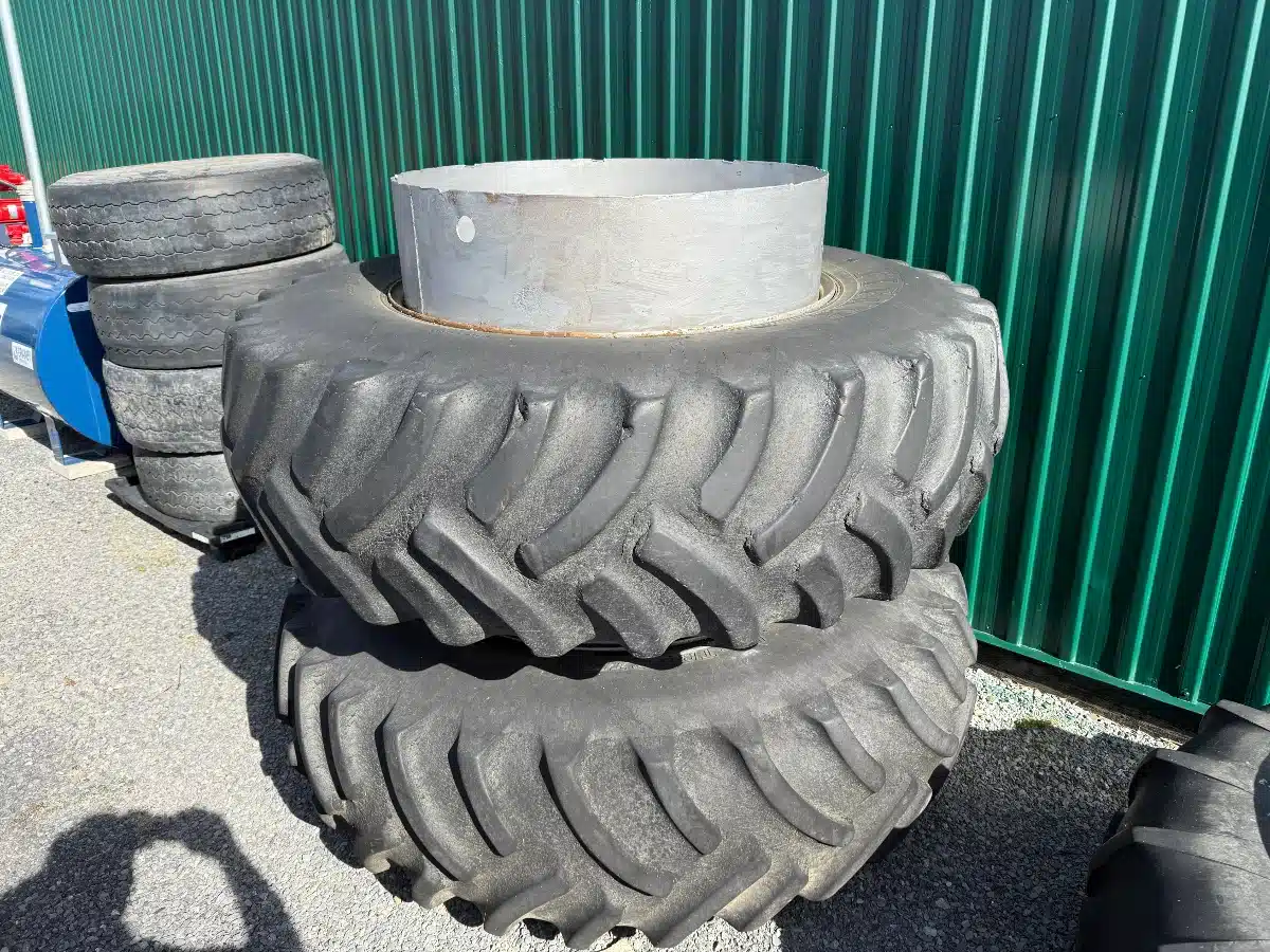Gallery image 2 for Used Titan 20.8X38 Duals