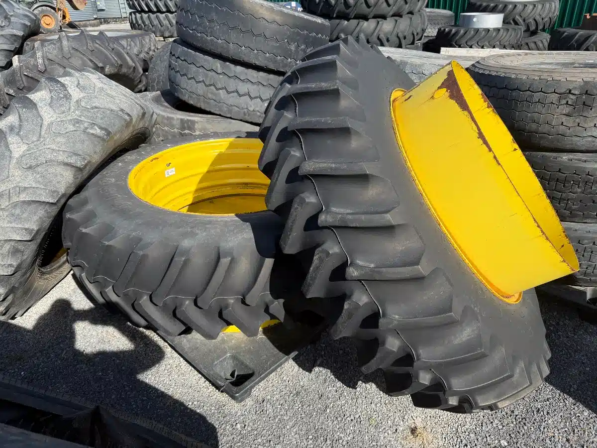 Gallery image 2 for Used Firestone 16.9X38 Duals