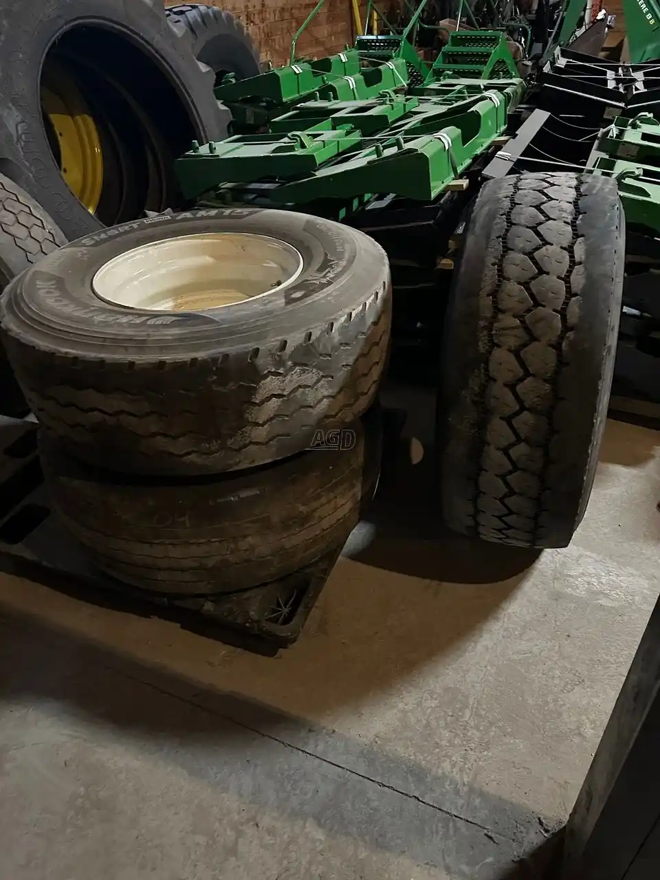 Gallery image 1 for 2026 Horst Wagons 425/65R22.5 Tires & Rims