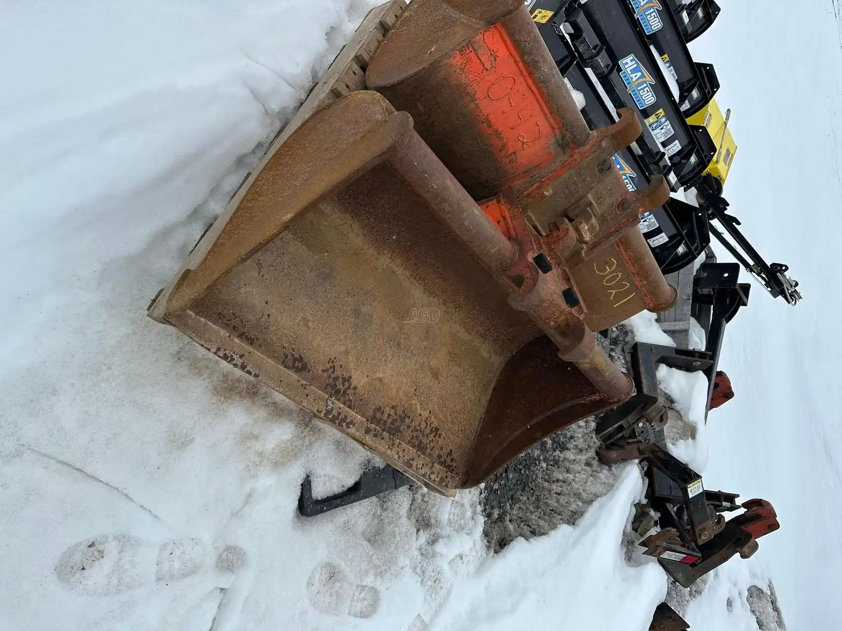 Gallery image 1 for Used 2009 Kubota 36" Bucket For KX121-3ST Bucket