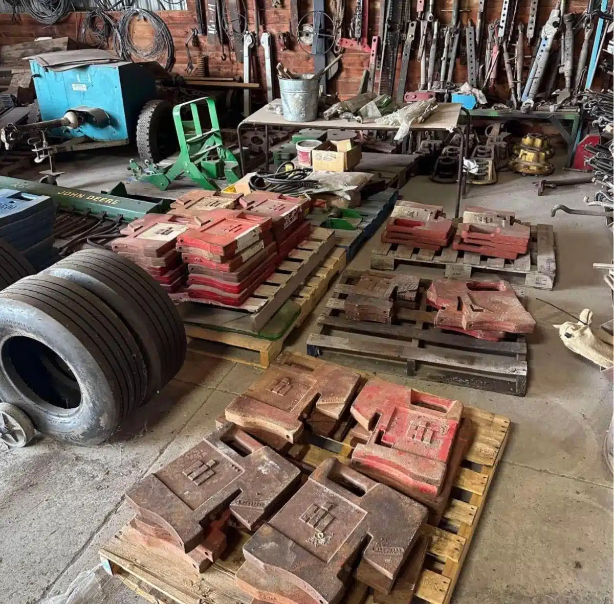 Gallery image 1 for Used 1970 International Harvester 100 LBS Weights