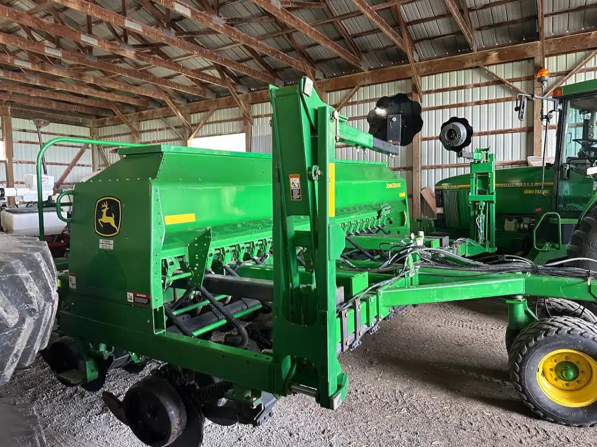 Gallery image 2 for Used 2012 John Deere 1590 Drill