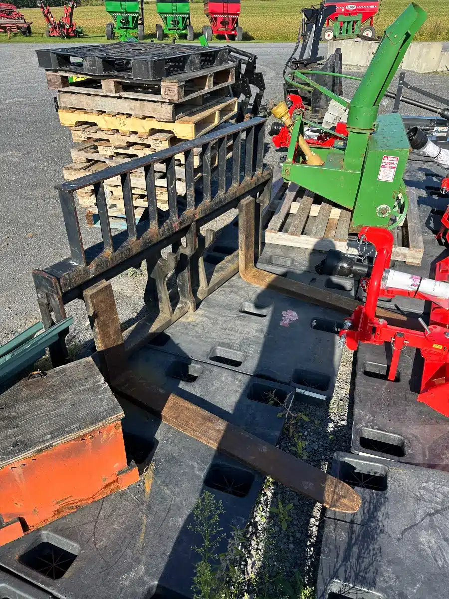 Gallery image 1 for Used 2010 HLA Attachments 8000lbs Pallet Fork