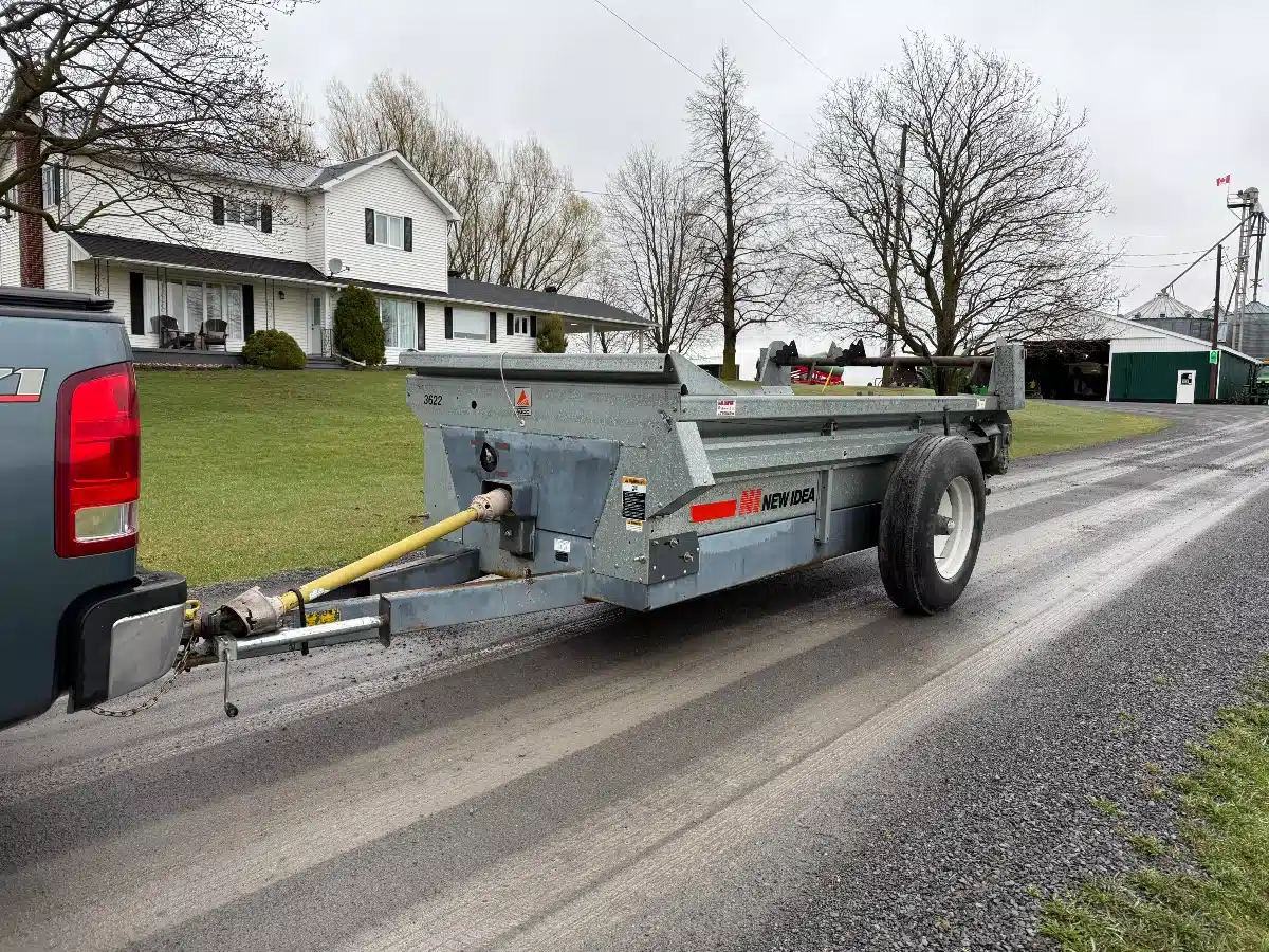 Gallery image 1 for Used New Idea 3622 Manure Spreader