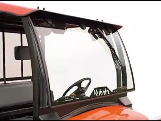 Photo de la Galerie 1 pour 2005 Kubota 77700-V4216 Glass Windshield For Metal Or Plastic Top For RTV900 Utility Vehicle Attachment