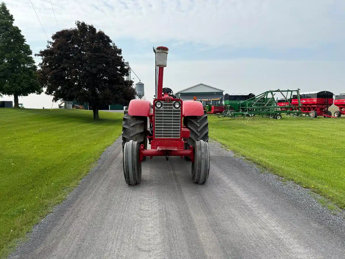 Gallery image 2 for Used 1967 International Harvester 1206 Tractor