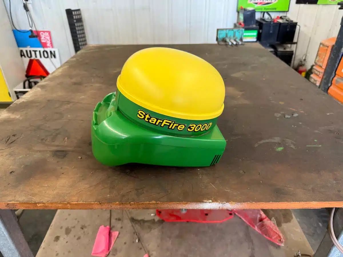 Gallery image 1 for Used 2011 John Deere STARFIRE 3000 GPS Receiver