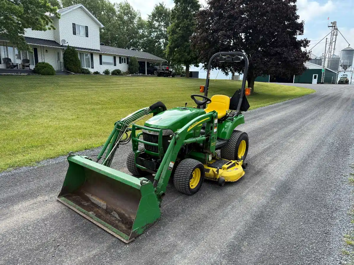Gallery image 1 for Used 2007 John Deere 2305 Tractor