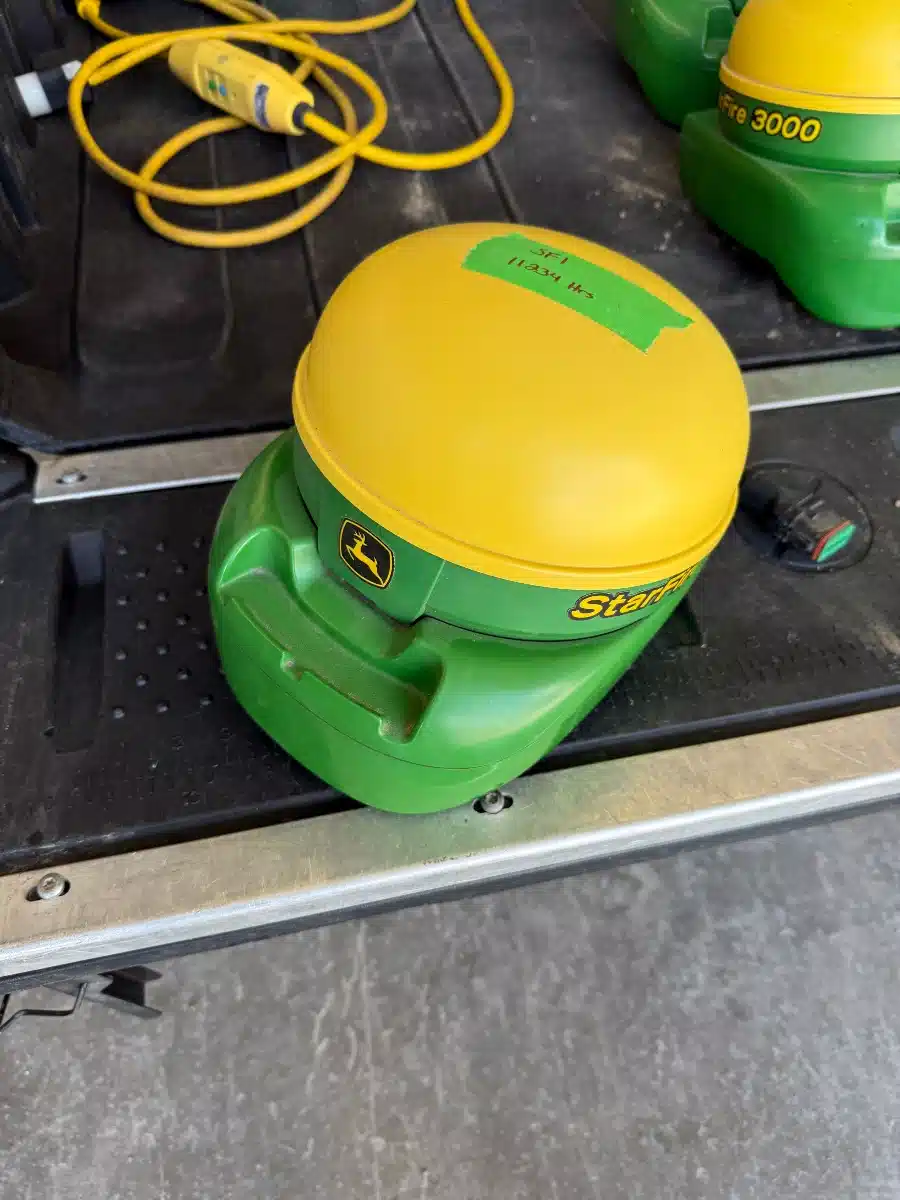 Gallery image 1 for Used 2011 John Deere STARFIRE 3000 GPS Receiver
