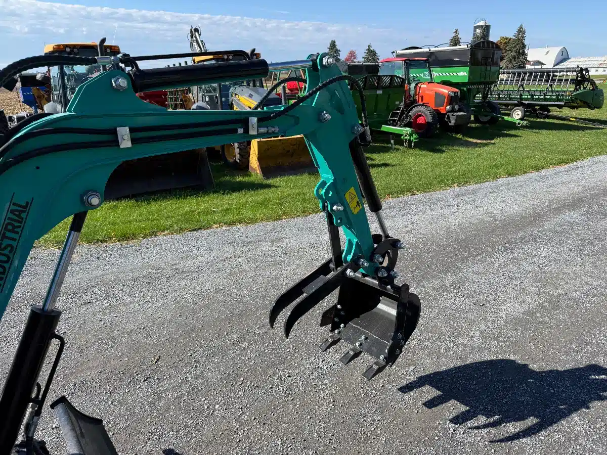 Gallery image 2 for 2025 AGT Industrial H15-(Z) Excavator