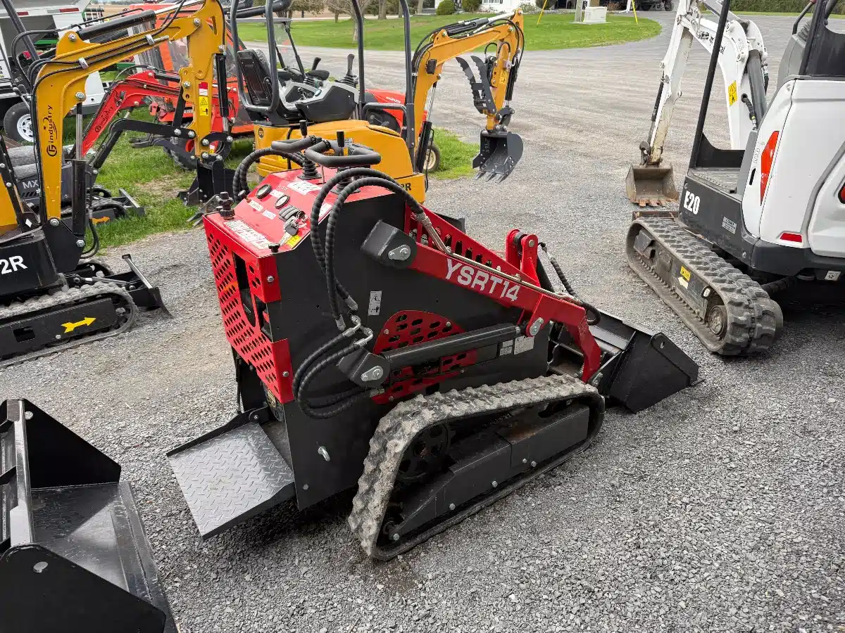 Gallery image 1 for 2026 AGT Industrial YSZT14 Skid Steer