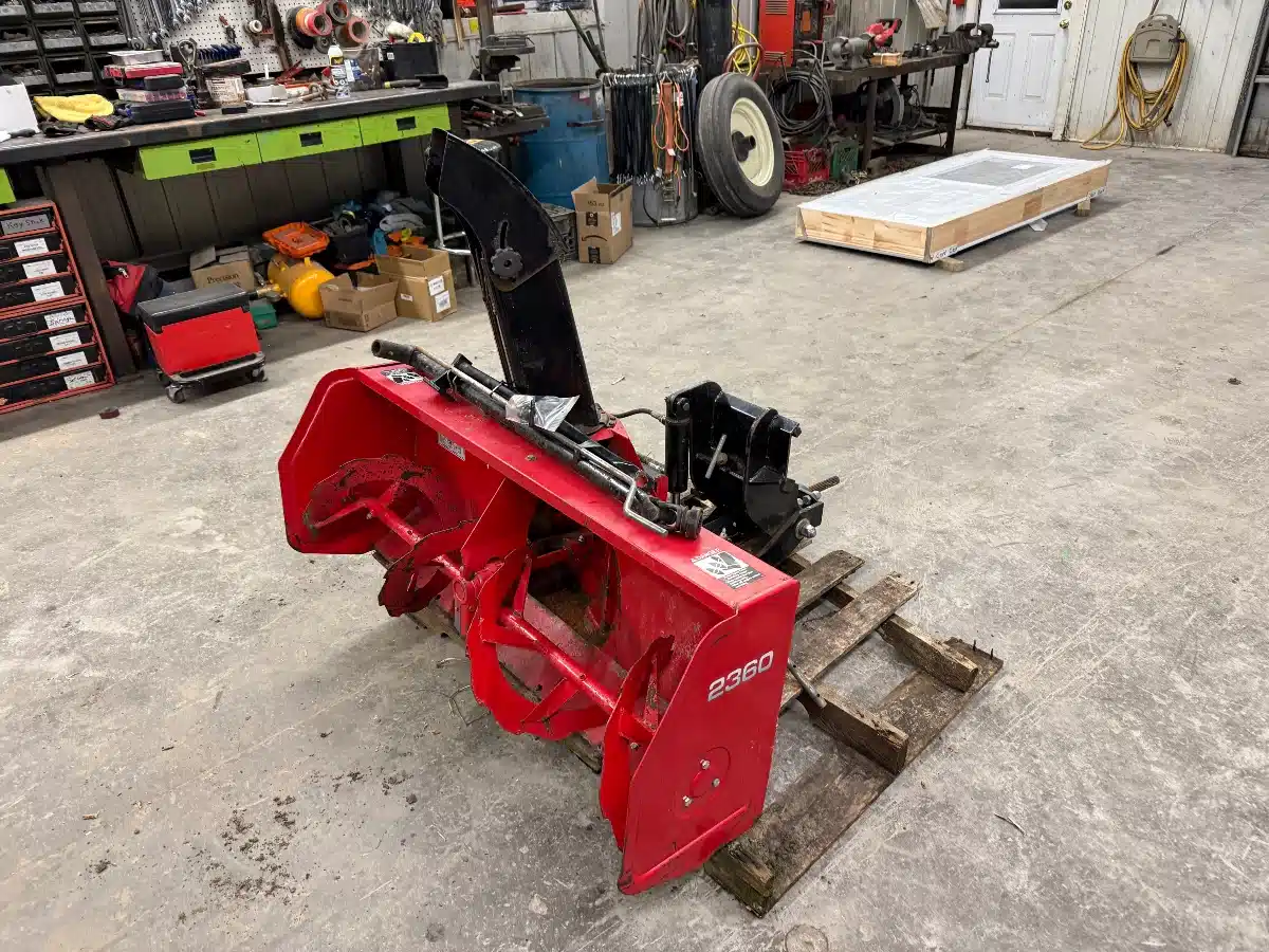 Gallery image 2 for Used Massey Ferguson 2360 Snow Blower