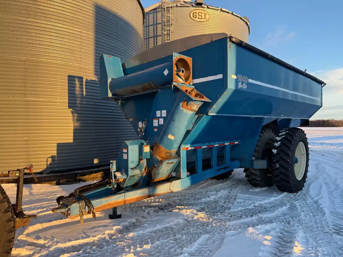 Gallery image 1 for 2000 Kinze 1040 Grain Cart