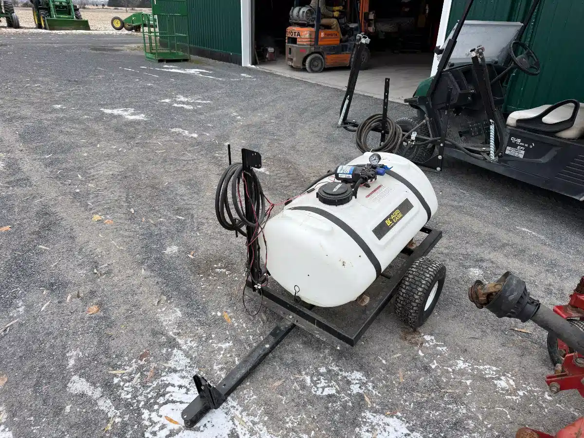 Gallery image 1 for New BE 90.800.400 40 Gallon Sprayer - Pull Type