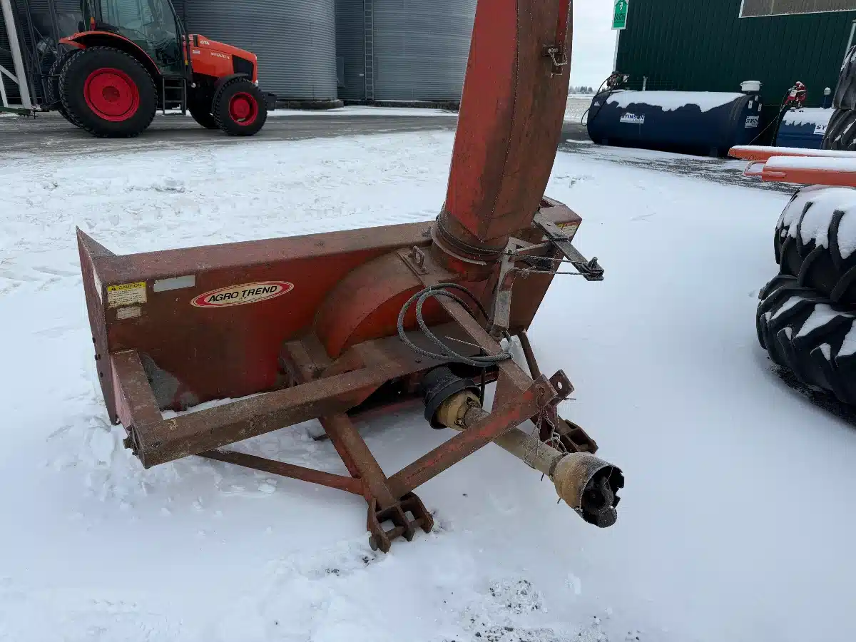 Gallery image 2 for Agro Trend 3084 Snow Blower