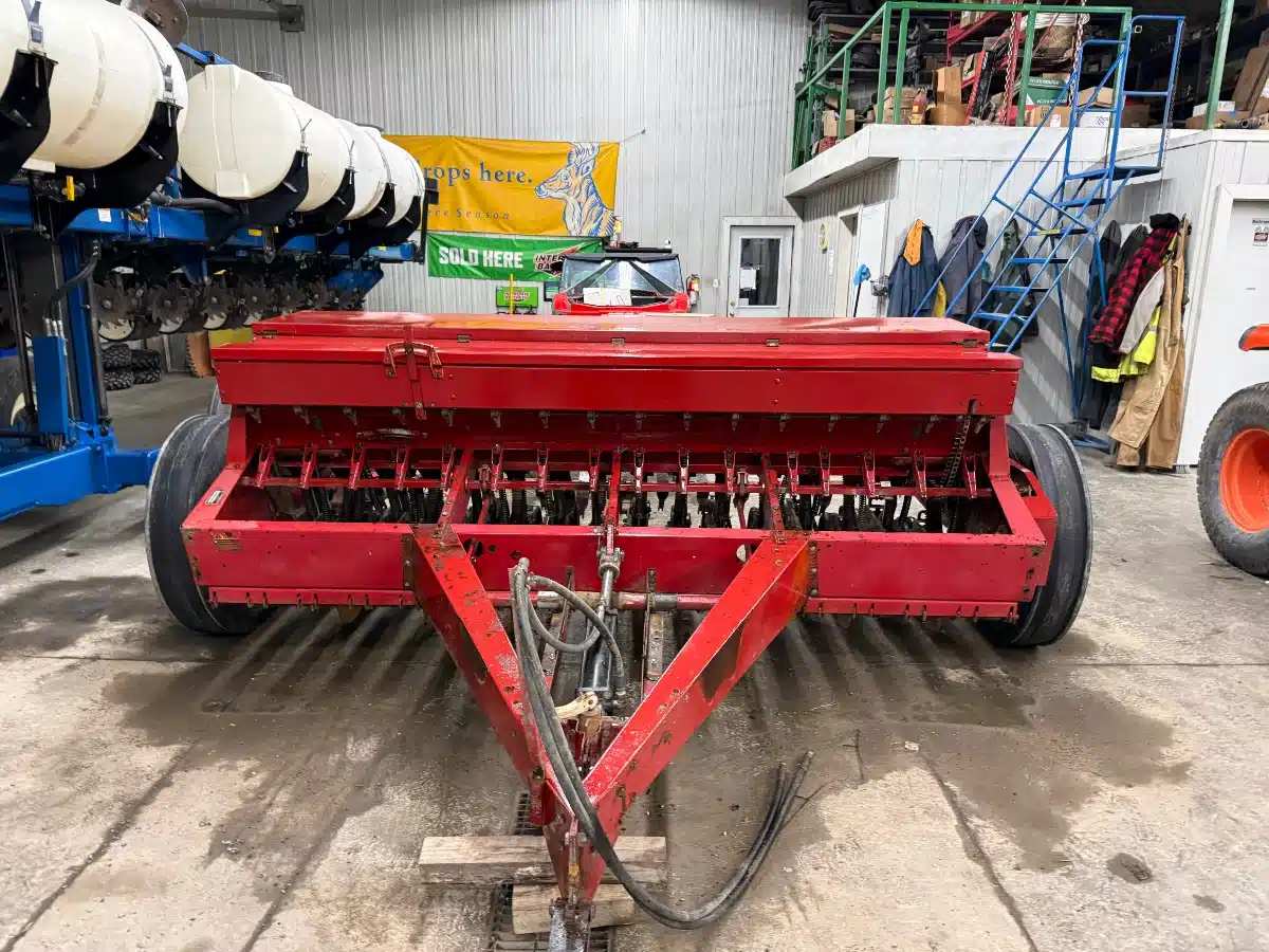 Gallery image 2 for Used 2000 Case IH 5100 Drill
