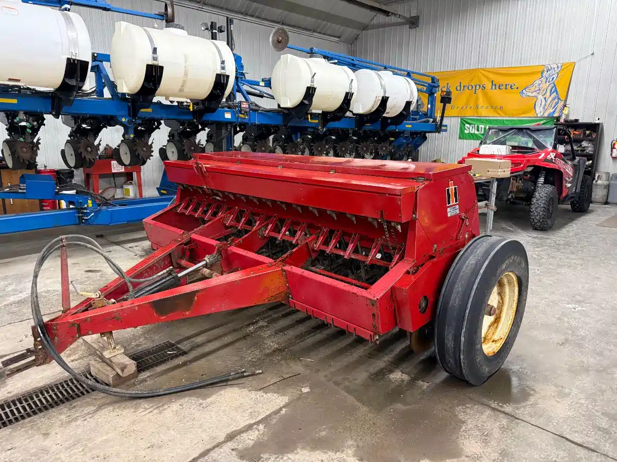 Used 2000 Case IH 5100 Drill