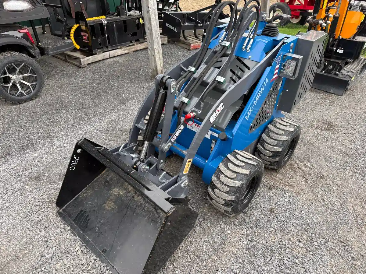 Photo de la Galerie 1 pour 2026 AGT Industrial MX-MRW14 chargeuse à direction à glissement