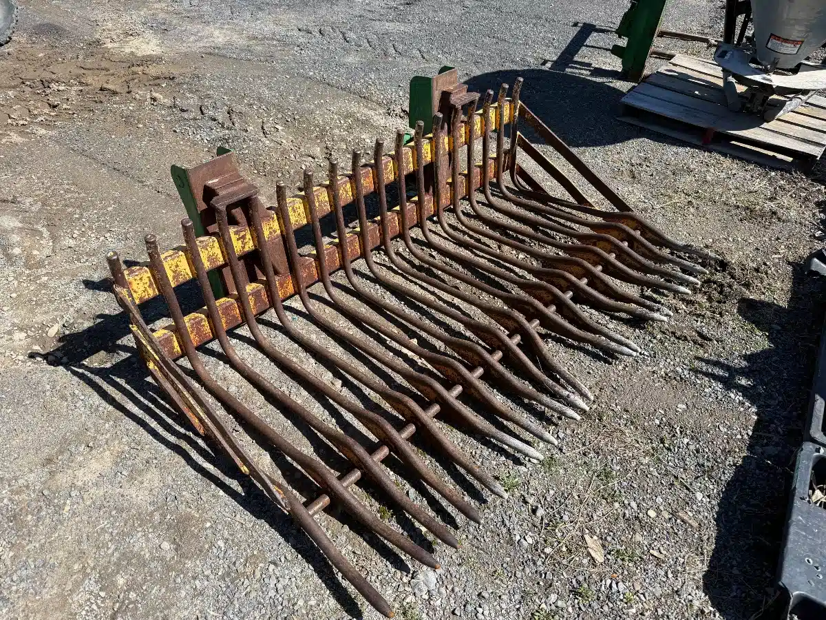 HLA Attachments 76 Inch Rock Bucket