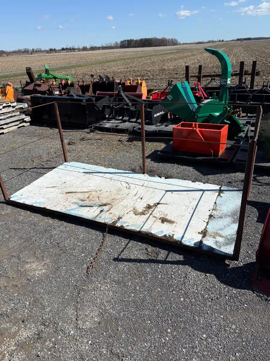 Photo de la Galerie 1 pour Home Built 9x4 Work Platform For Loaders Godet (bucket)