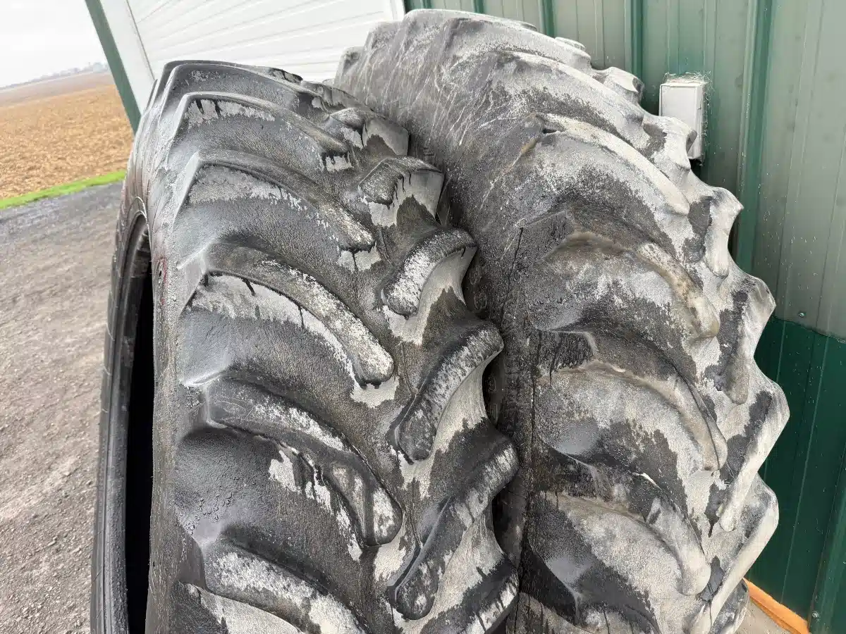 Photo de la Galerie 2 pour Firestone 380/85R34 Pneus