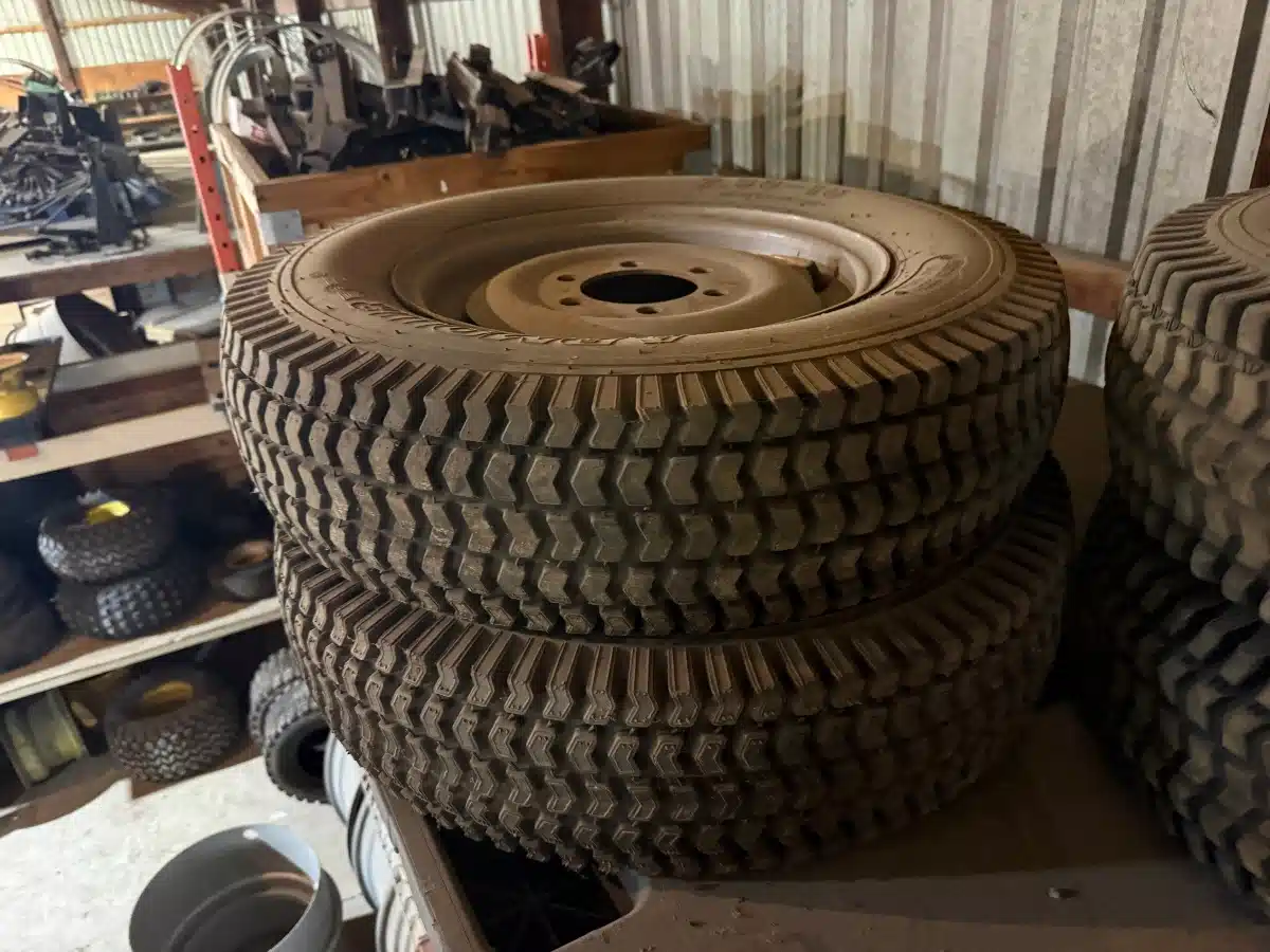 Gallery image 1 for Goodyear 7.50-16 Tires