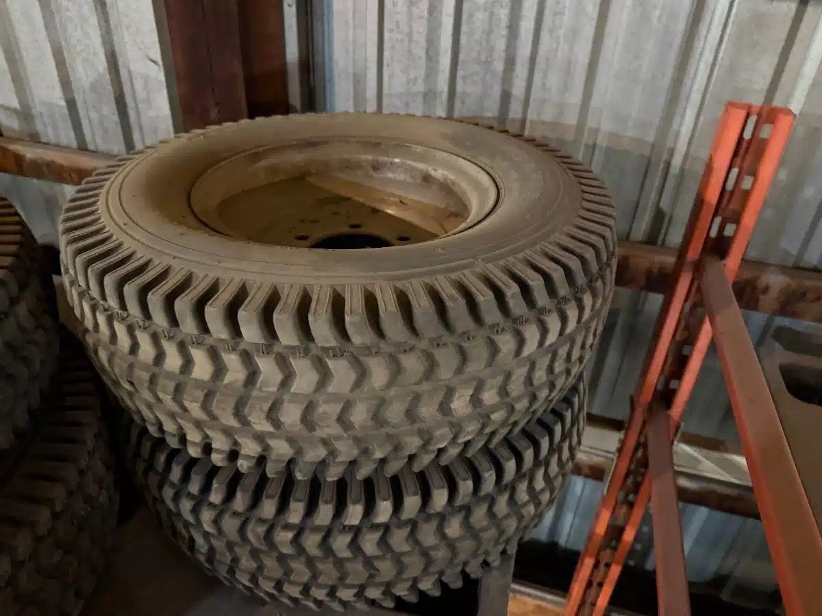 Photo de la Galerie 2 pour Goodyear 26X7.50-12 Pneus