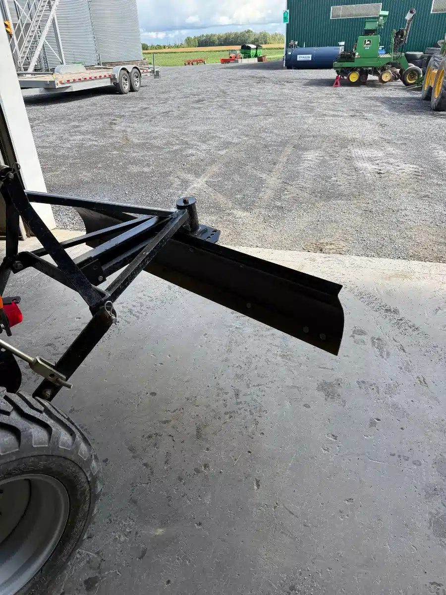 Photo de la Galerie 1 pour Buhler Farm King C8317 Lame