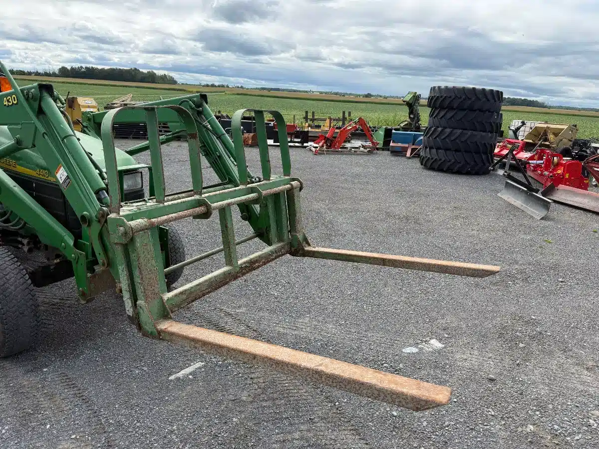 Gallery image 2 for HLA 2000 LBS Pallet Fork