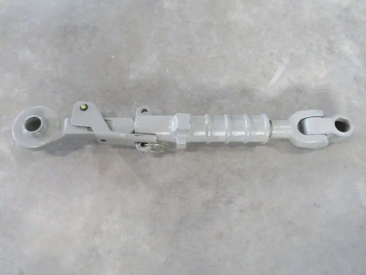 Gallery image 1 for New 1978-1992 centerlink cat 3