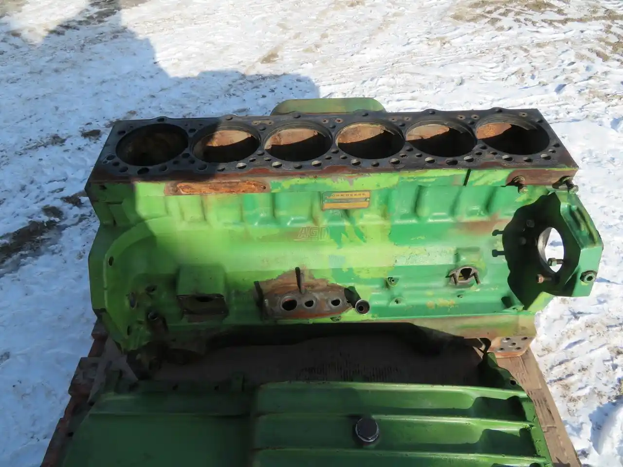 Gallery image 1 for Used 1978 John Deere 466 Cylinder Block Parts New-Used