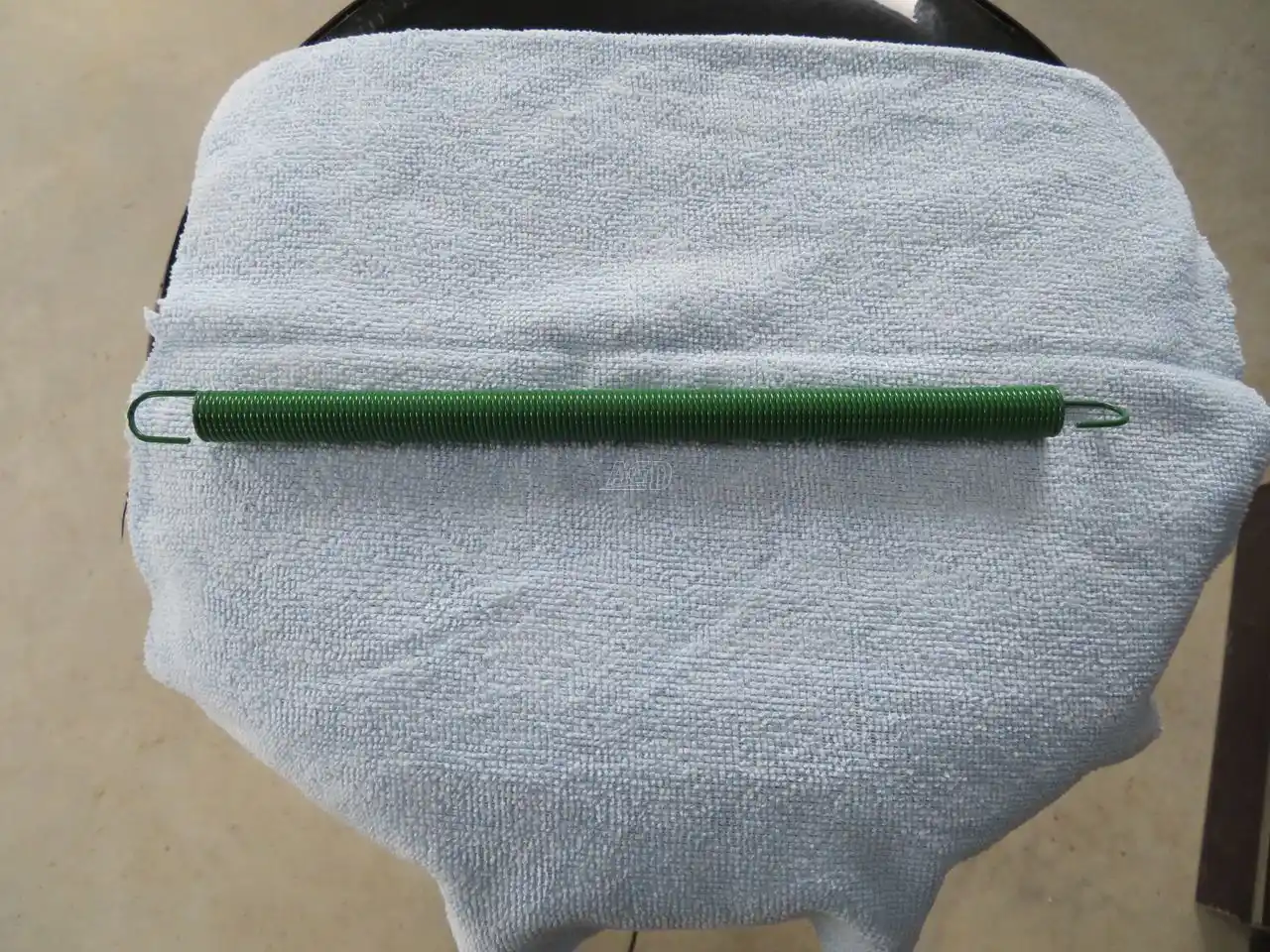 Gallery image 1 for New John Deere side screen spring Parts New-Used