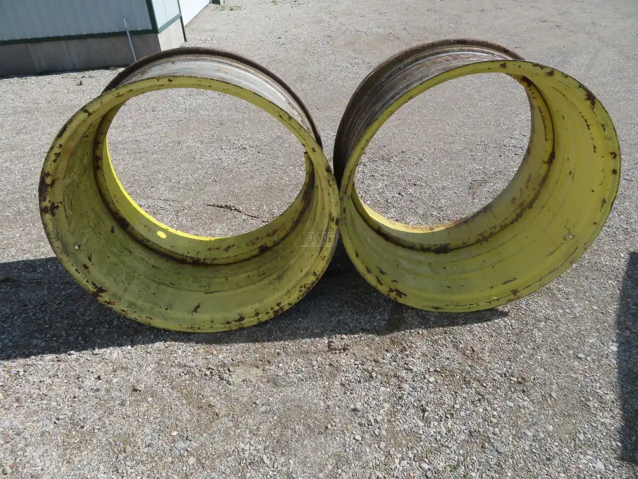 Gallery image 1 for Used Titan 18x38 dual hardware Dual Rims