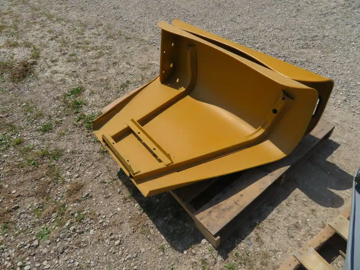 Gallery image 1 for New New John Deere Large Flat Top Fenders Miscellaneous