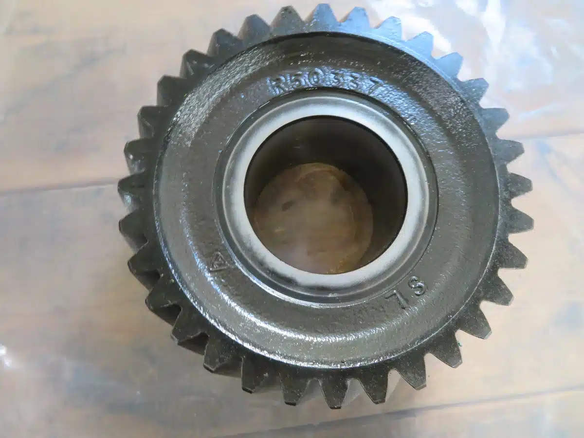 Gallery image 1 for 1975 John Deere R50337 B Range Gear Parts New-Used