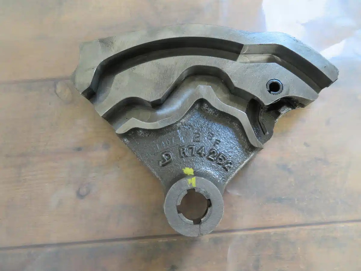 Used 1975 John Deere AR74079 cam Parts New-Used