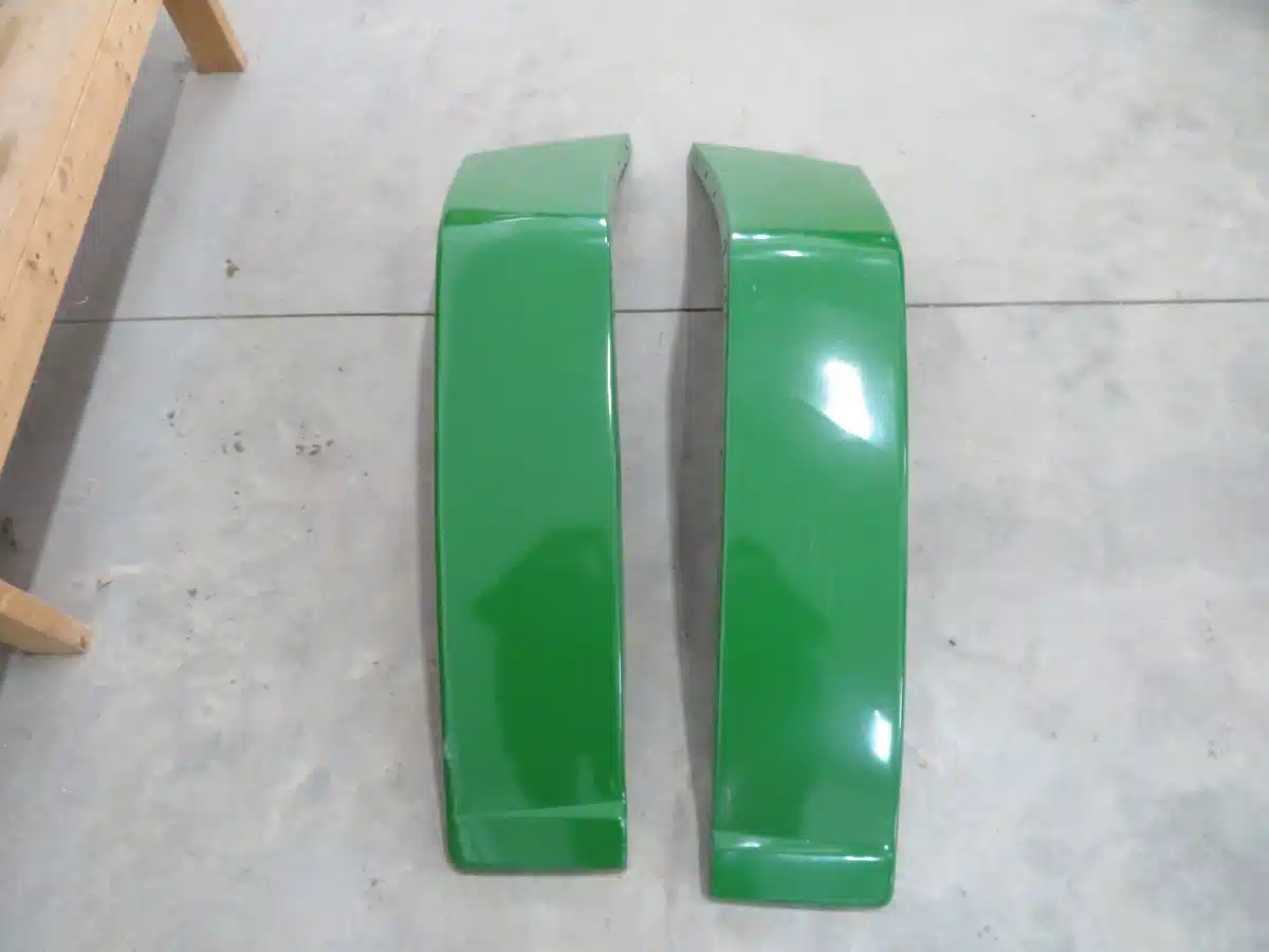 Gallery image 1 for John Deere Rear Fenders 7600-7810 Parts New-Used