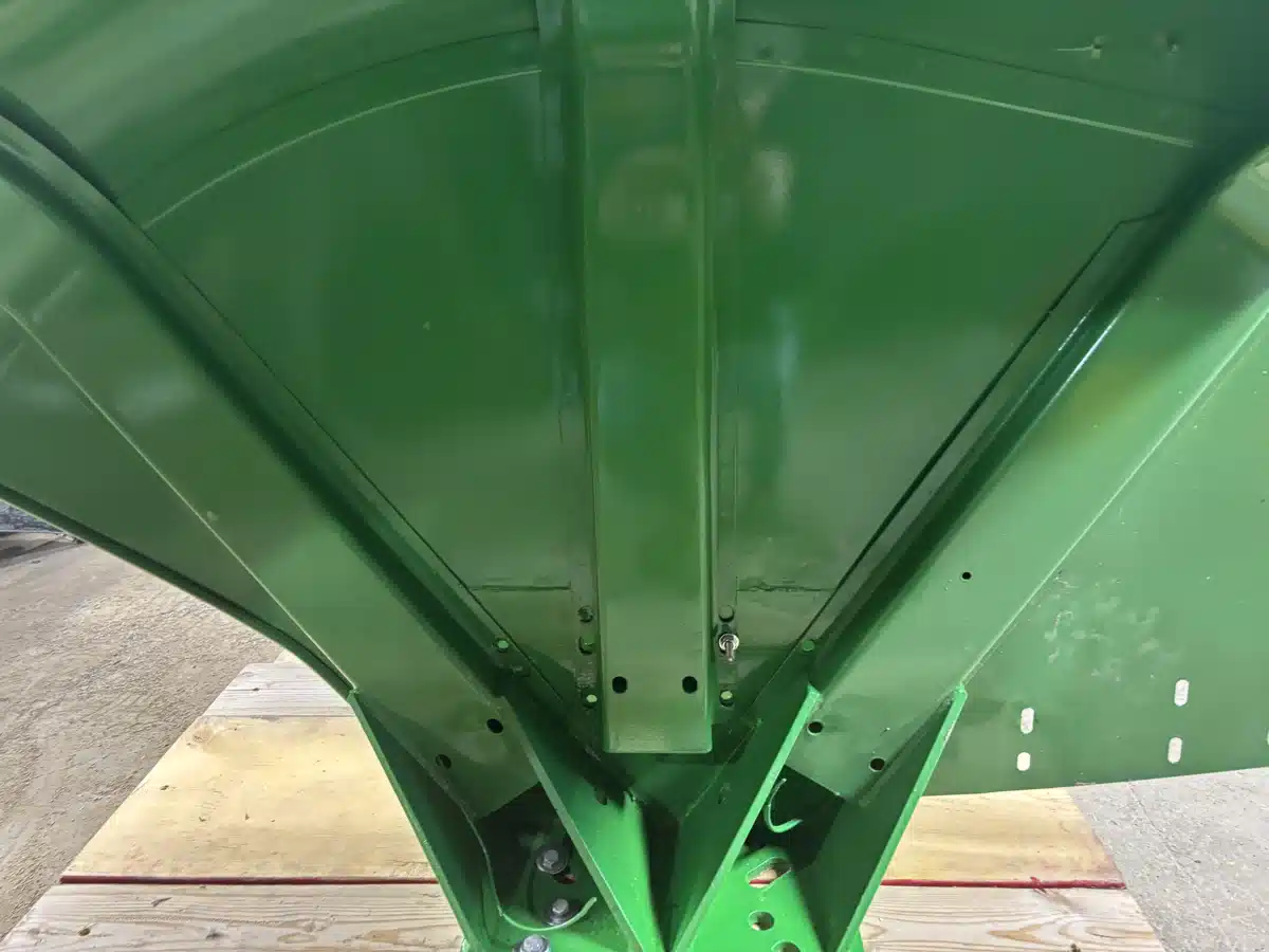 Photo de la Galerie 2 pour John Deere standard fenders pièces - neuves et usagées