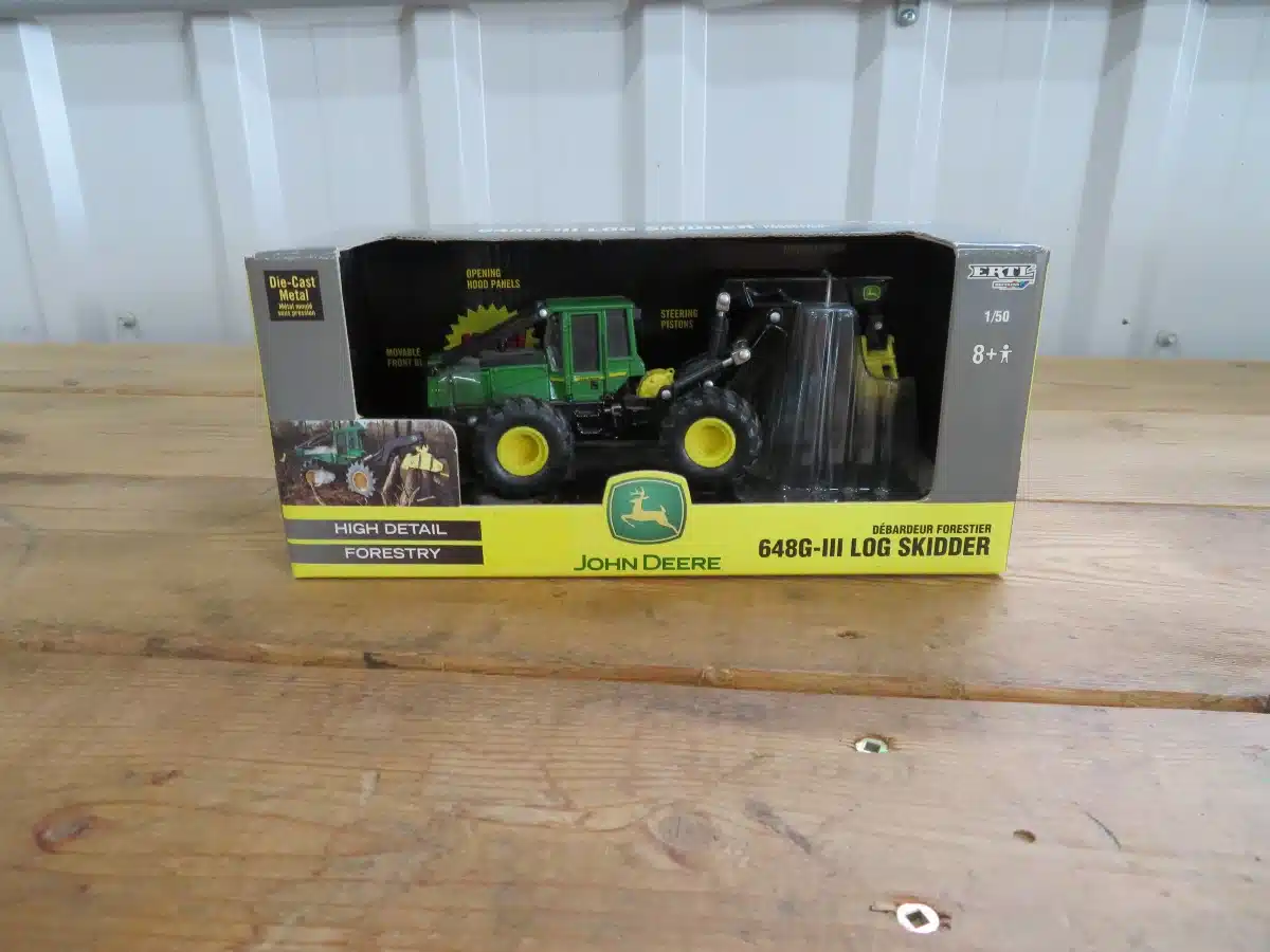 Photo de la Galerie 1 pour John Deere 648G log Skidder pièces - neuves et usagées