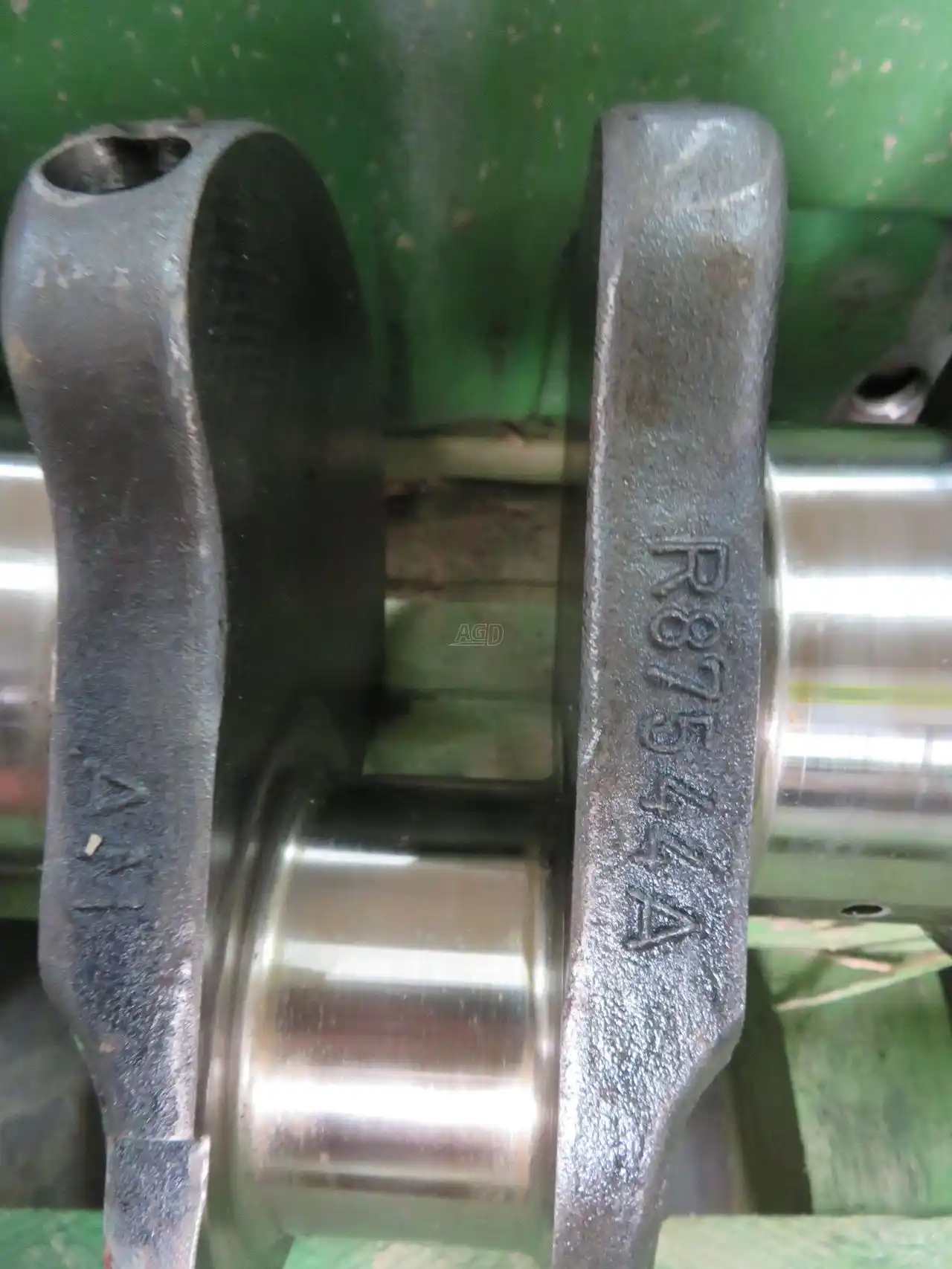 Gallery image 2 for Used John Deere Crankshaft 466 ci Parts New-Used