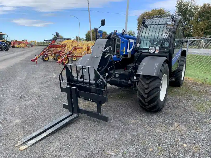 New 2024 New Holland TH9.35 PLUS TeleHandler AgDealer