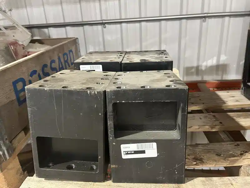 Gallery image 1 for 2021 Case IH 8" LIFT KIT Sprayer Attachments